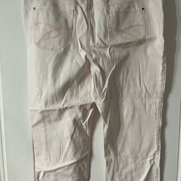 Platinum Chico’s Size 3 XL Women’s White Denim Jeans Capri. Made in Vietnam, col - Picture 13 of 13
